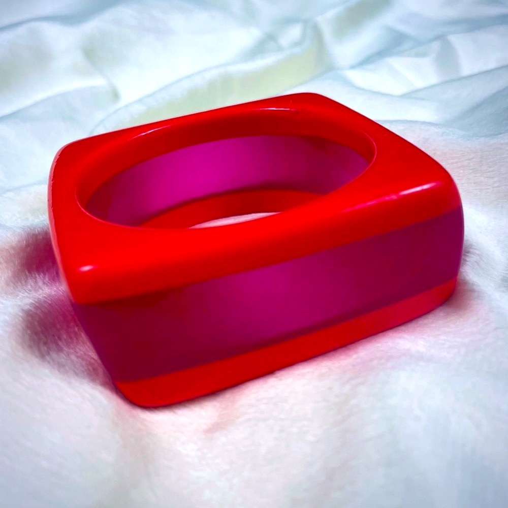 Cherry Red Chunky Lucite Bakelite Translucent Square Bangle Bracelet 1960’s
60’s